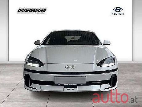 2023' Hyundai Ioniq 6 photo #2