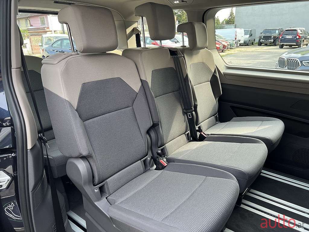2022' Volkswagen Multivan photo #5