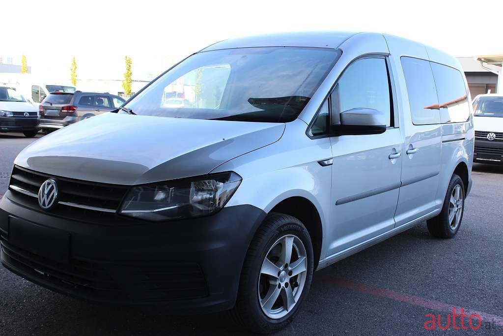 2017' Volkswagen Caddy photo #1