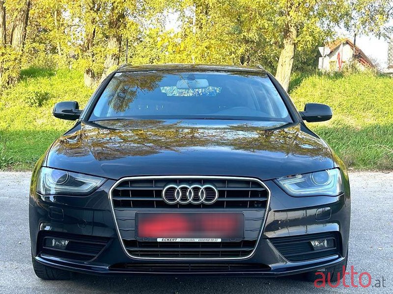 2012' Audi A4 photo #2