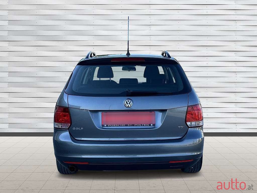 2011' Volkswagen Golf photo #4
