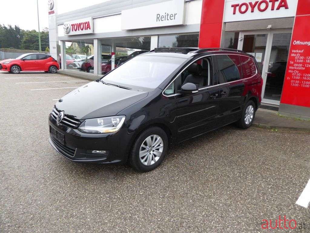 2018' Volkswagen Sharan photo #2