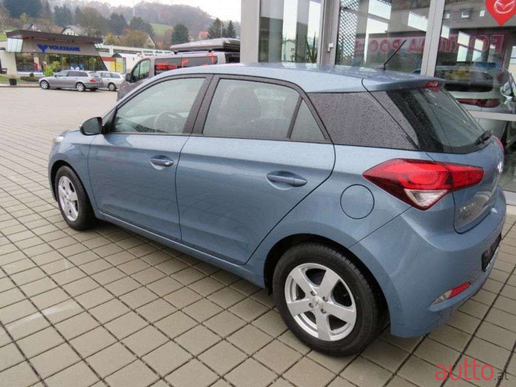 2017' Hyundai i20 photo #5