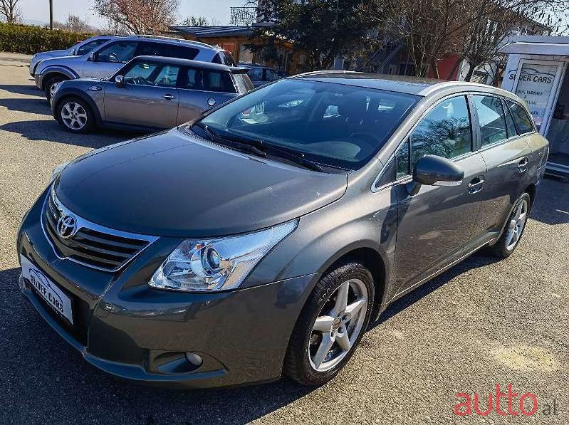 2009' Toyota Avensis photo #1