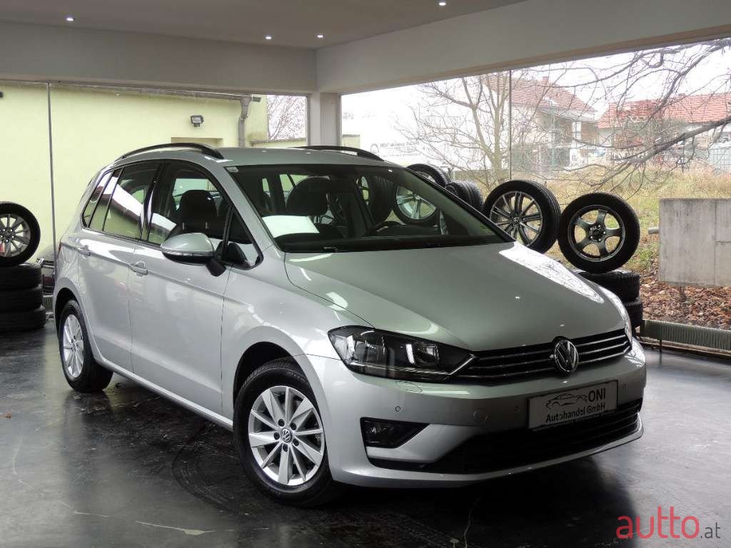 2016' Volkswagen Golf photo #3