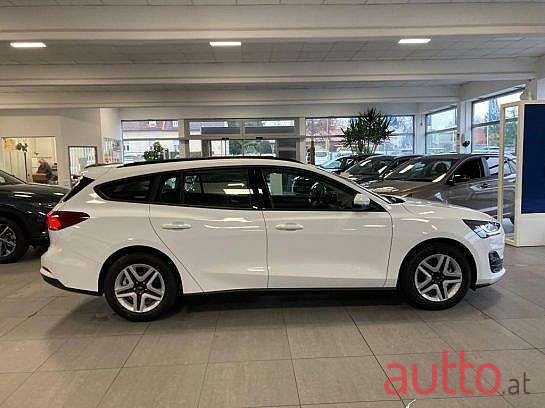 2022' Ford Focus photo #4