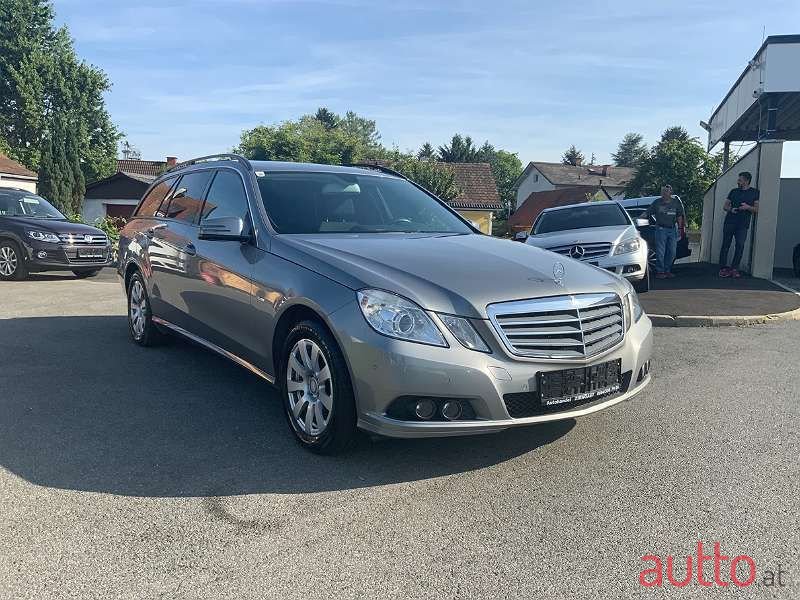 2010' Mercedes-Benz E-Klasse photo #3