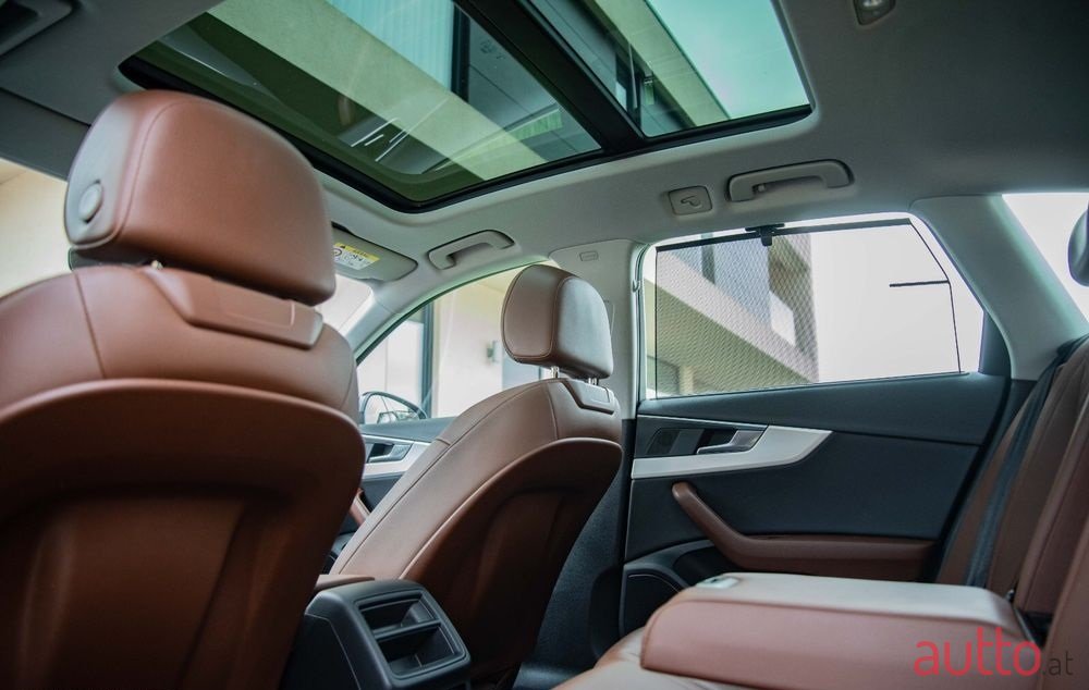 2017' Audi A4 Avant photo #7