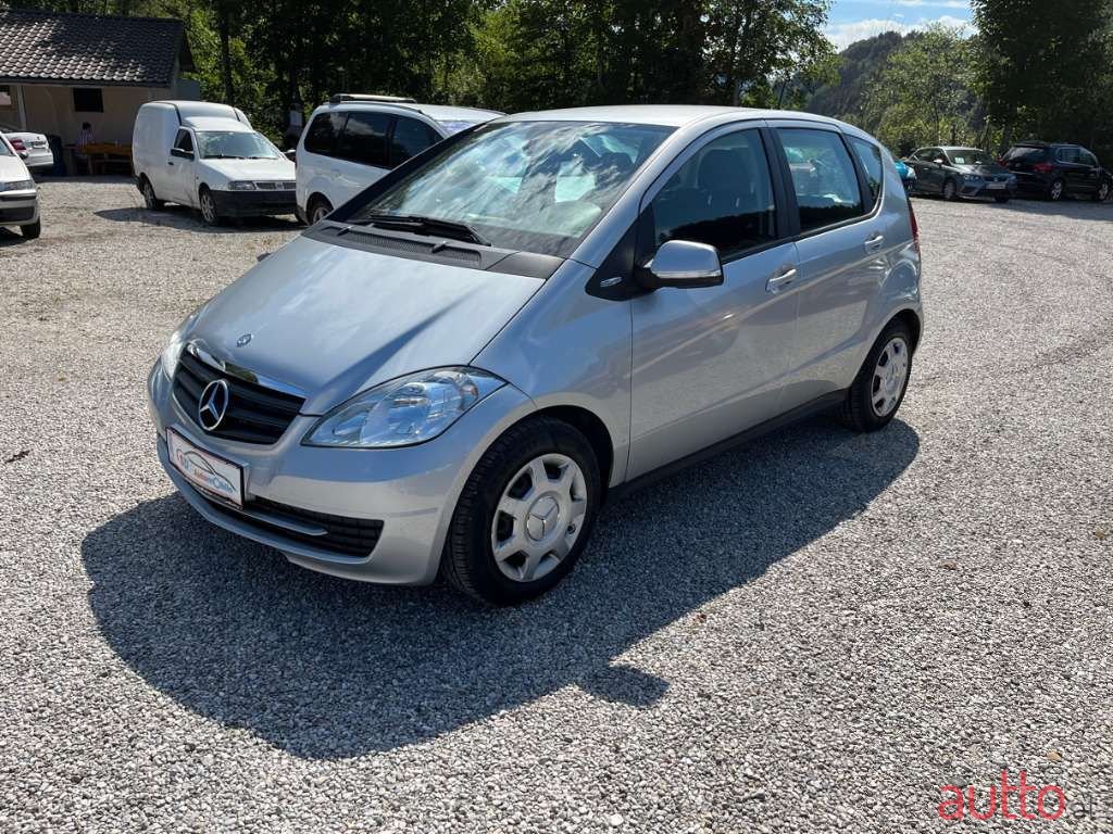 2012' Mercedes-Benz A-Klasse photo #3