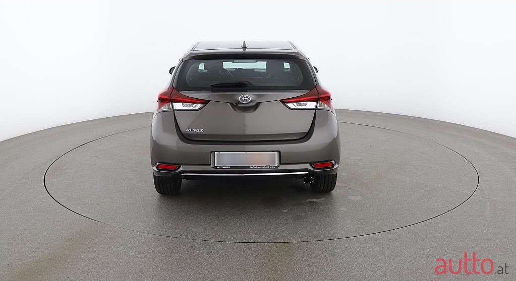 2018' Toyota Auris photo #4