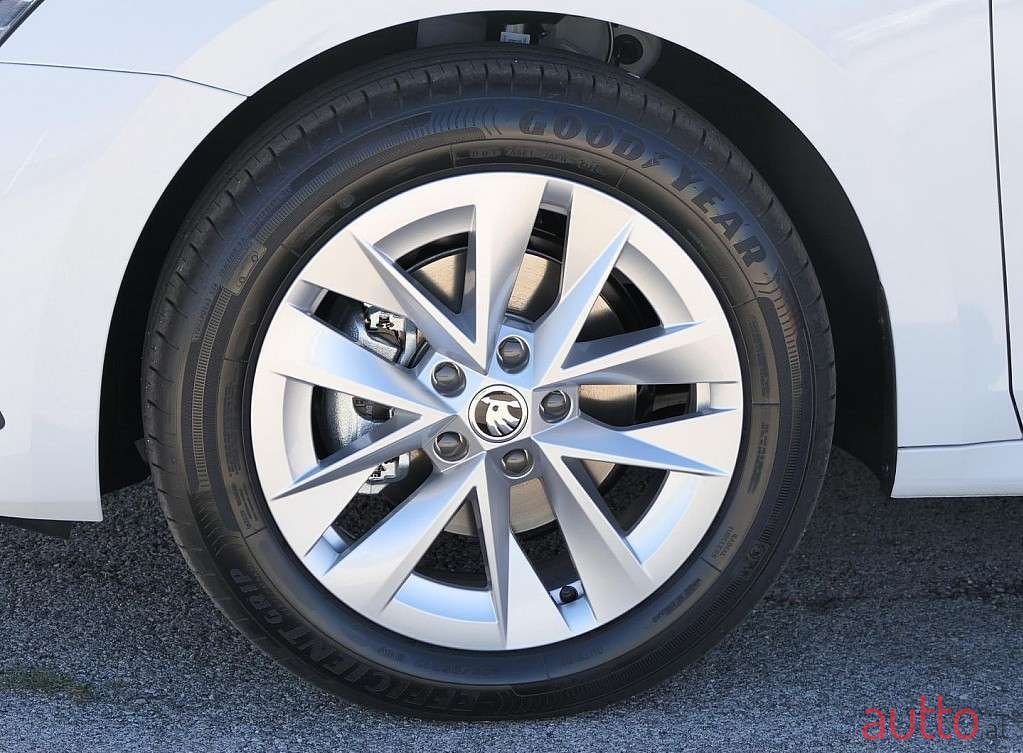 2022' Skoda Octavia photo #2