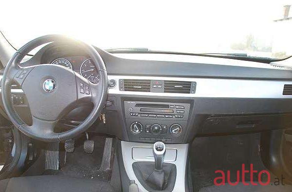 2011' BMW 3Er-Reihe photo #1