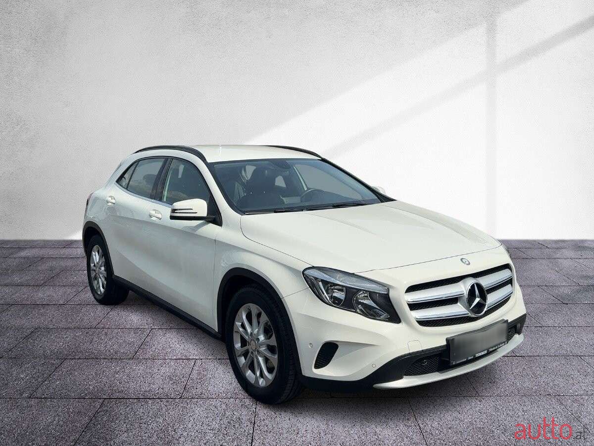 2015' Mercedes-Benz Gla-Klasse photo #5