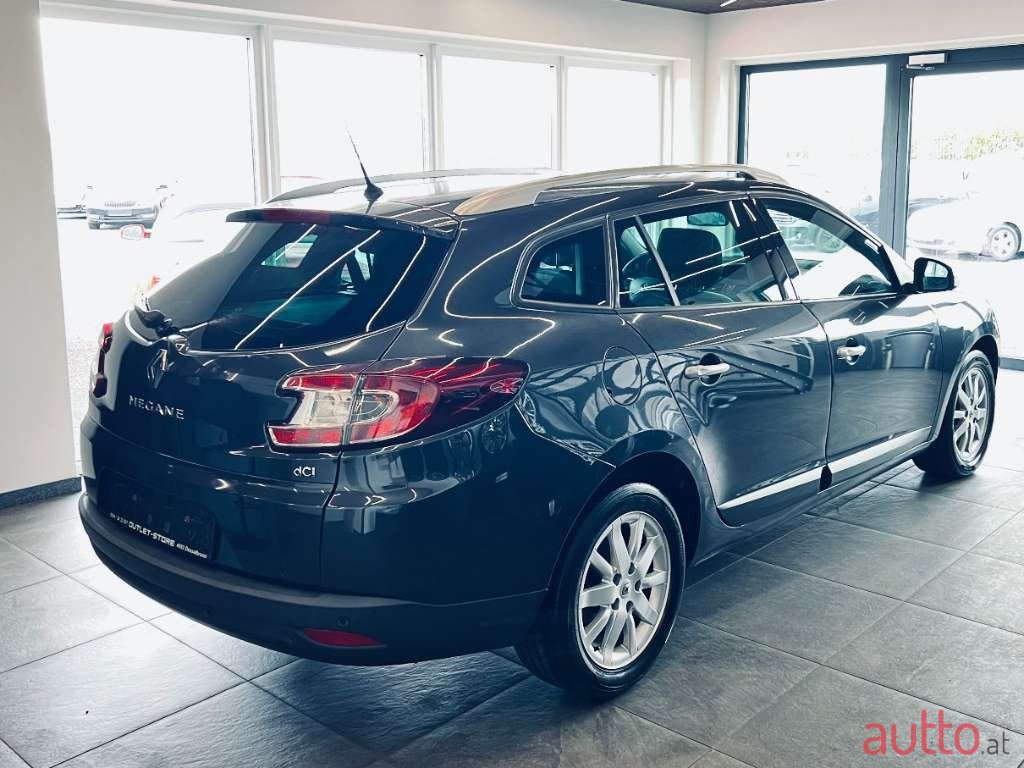 2010' Renault Megane photo #4