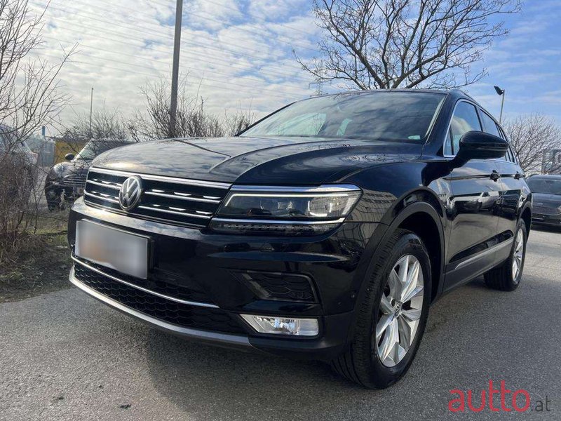 2016' Volkswagen Tiguan photo #4