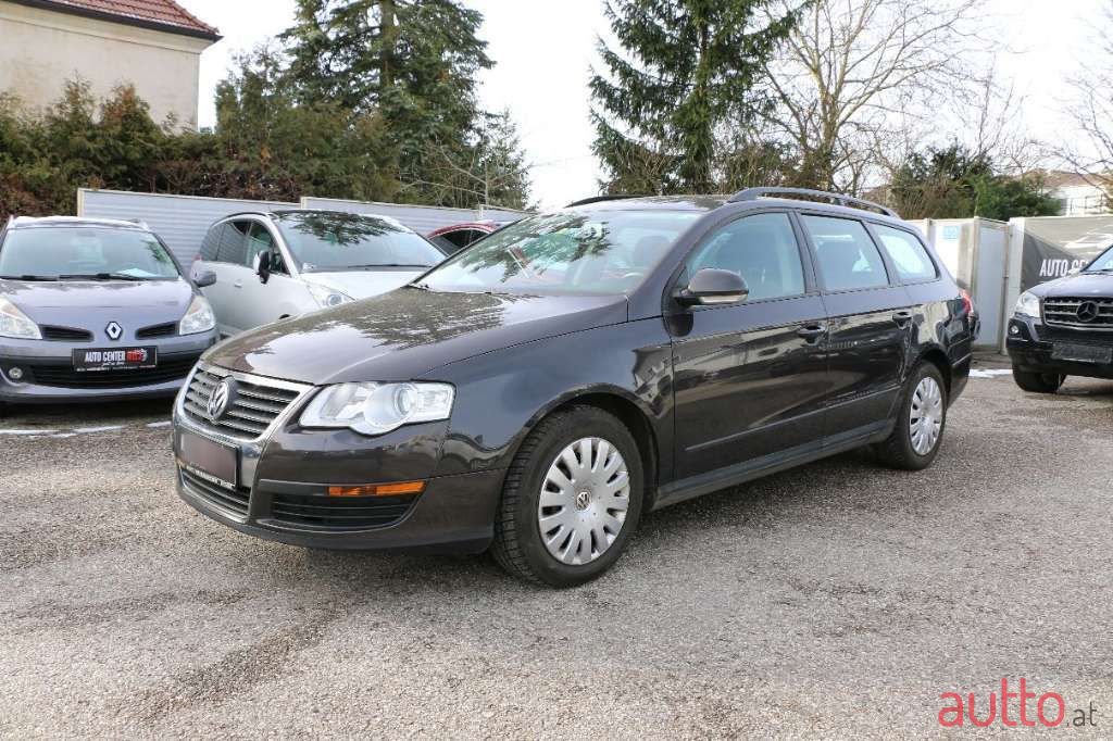 2009' Volkswagen Passat photo #3