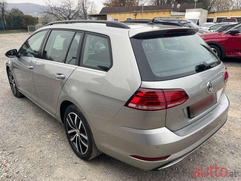 2019' Volkswagen Golf photo #6