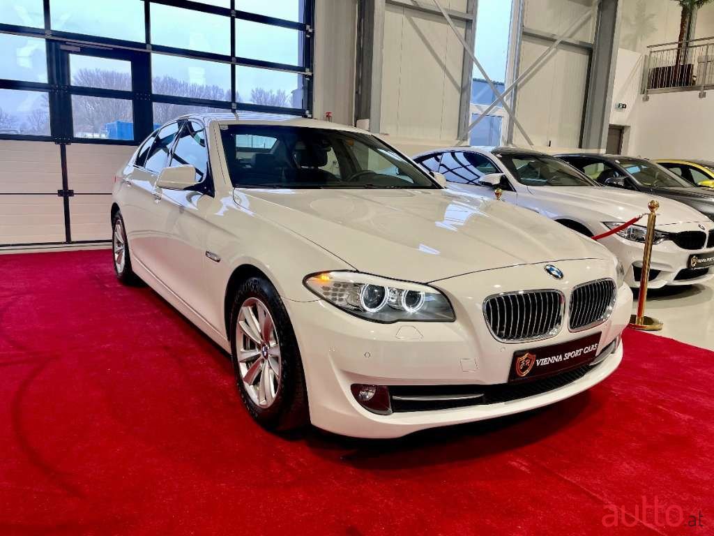 2011' BMW 5Er-Reihe photo #6