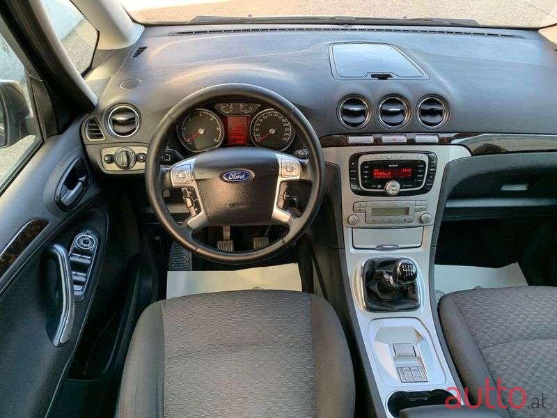 2010' Ford Galaxy photo #4