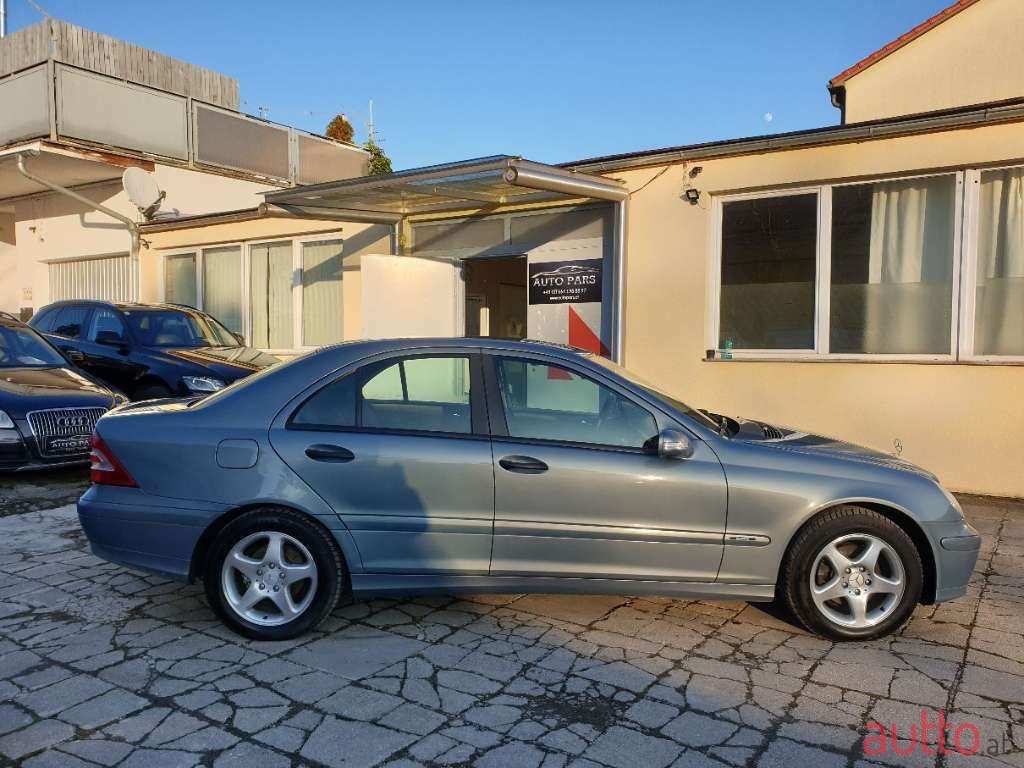 2004' Mercedes-Benz C-Klasse photo #4