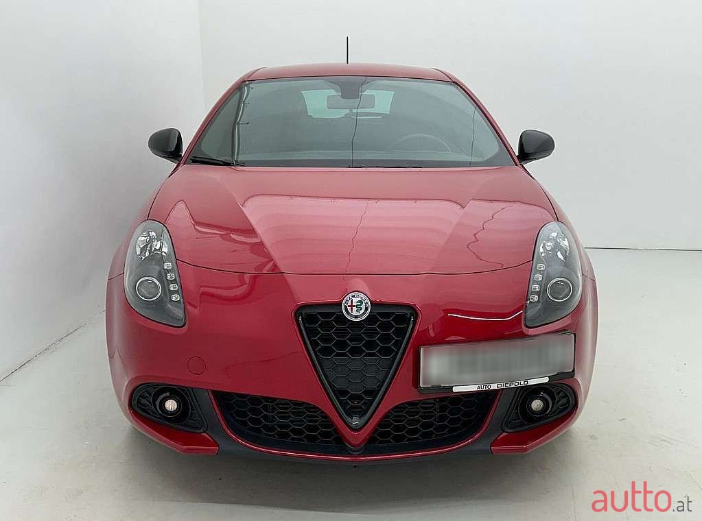 2019' Alfa Romeo Giulietta photo #2