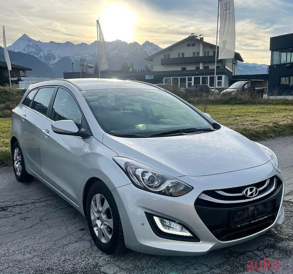 2013' Hyundai i30 photo #1