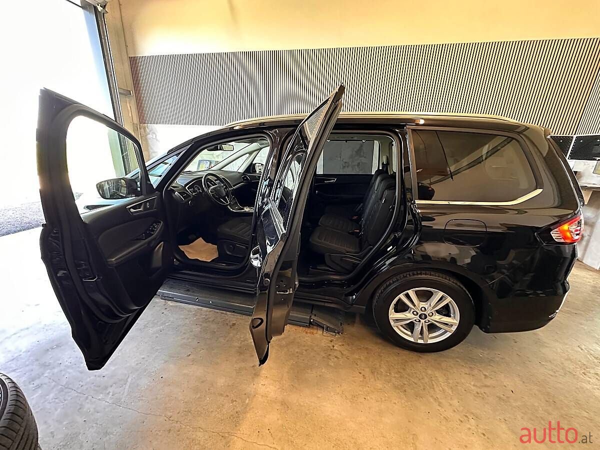 2020' Ford Galaxy photo #4