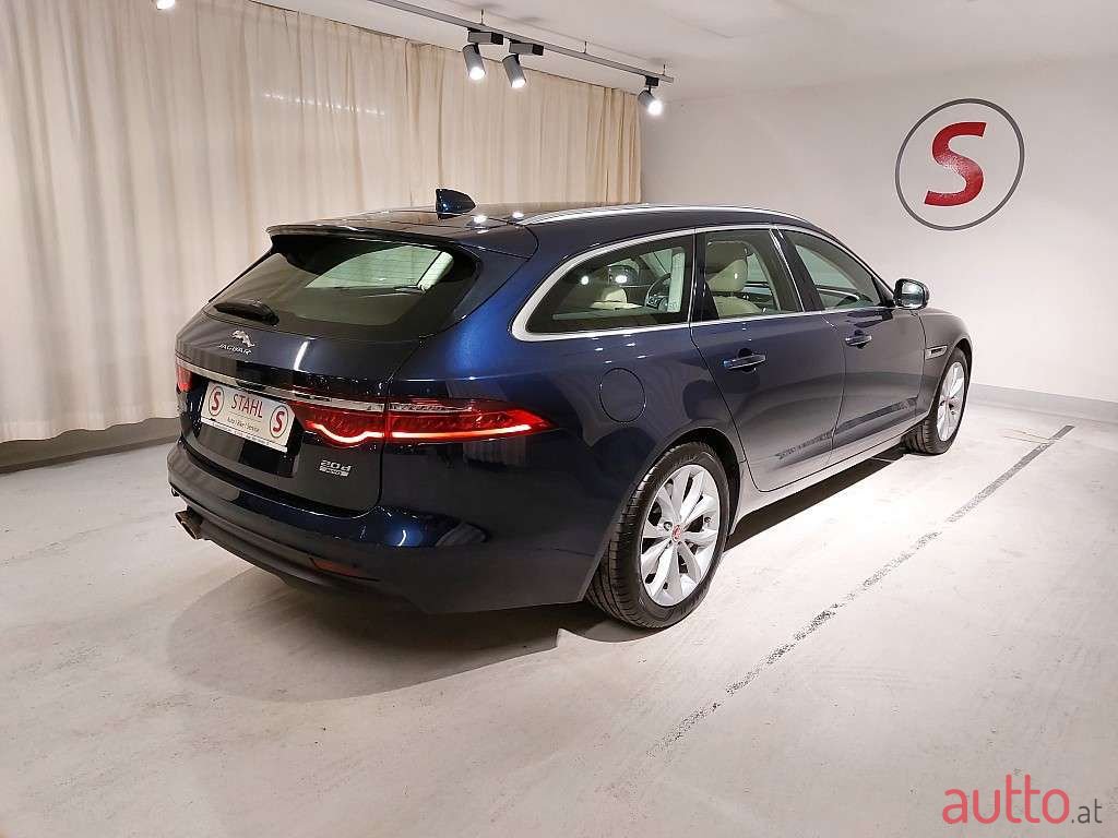 2018' Jaguar XF photo #2