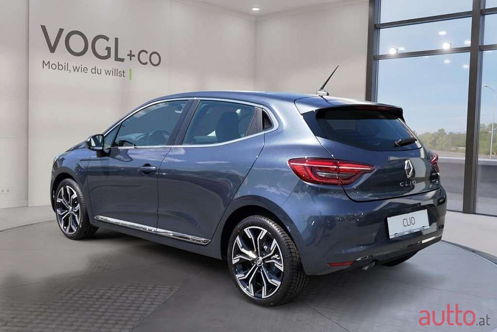 2022' Renault Clio photo #3