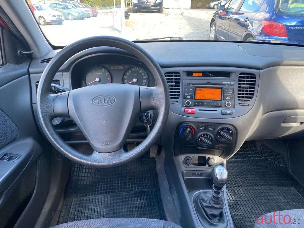 2009' Kia Rio photo #5