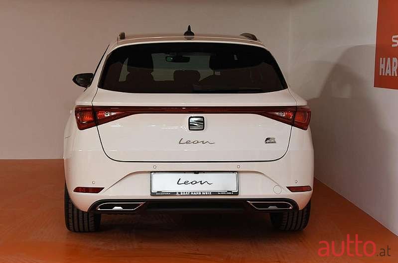 2021' SEAT Leon photo #4