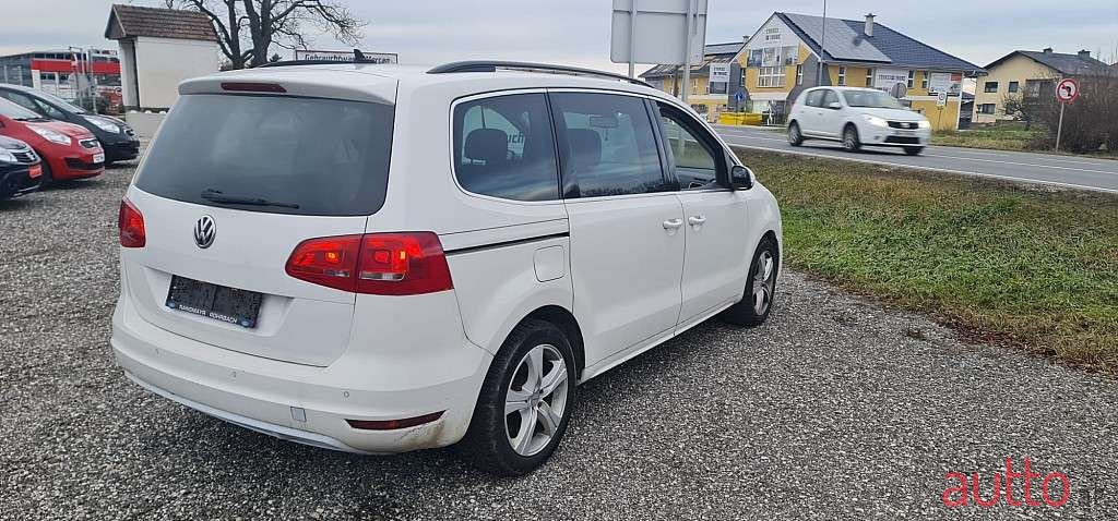 2012' Volkswagen Sharan photo #3