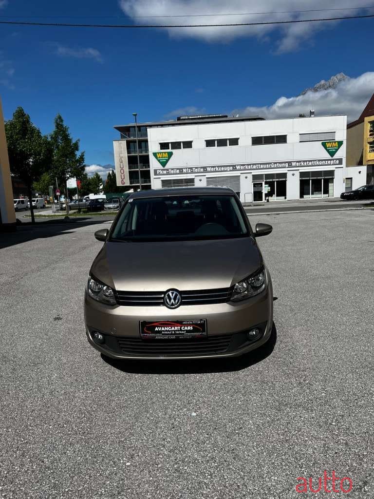 2012' Volkswagen Touran photo #4