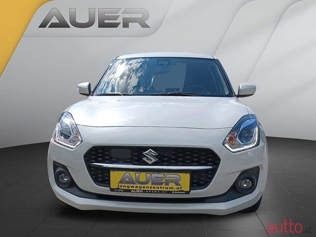 2020' Suzuki Swift photo #2