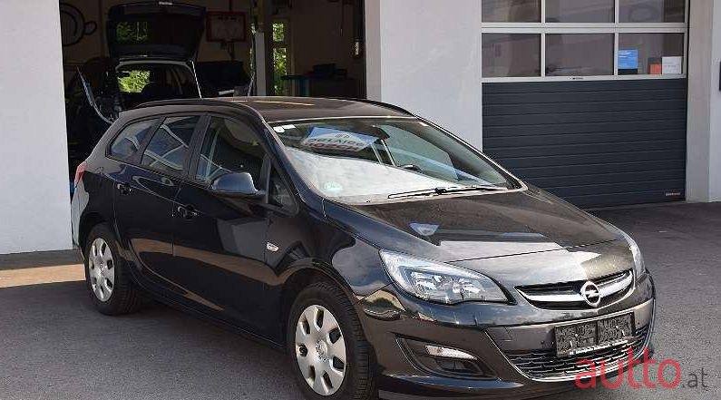 2015' Opel Astra photo #1