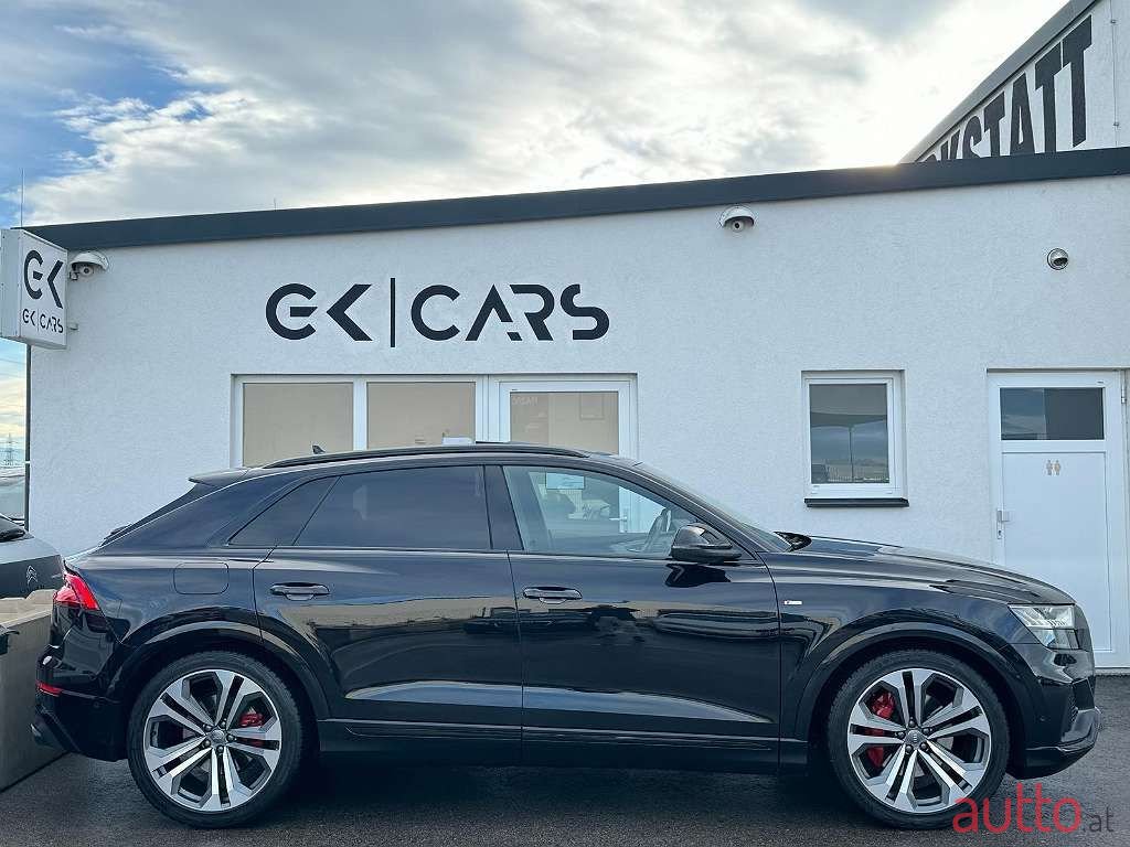 2020' Audi Q8 photo #5