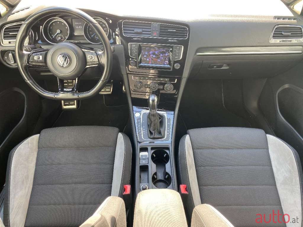 2014' Volkswagen Golf photo #6