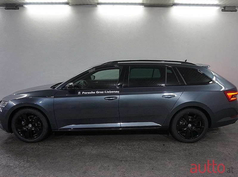 2021' Skoda Superb photo #3