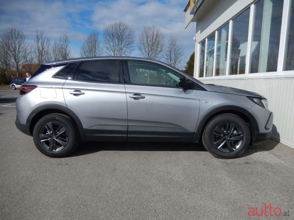 2022' Opel Grandland X photo #5