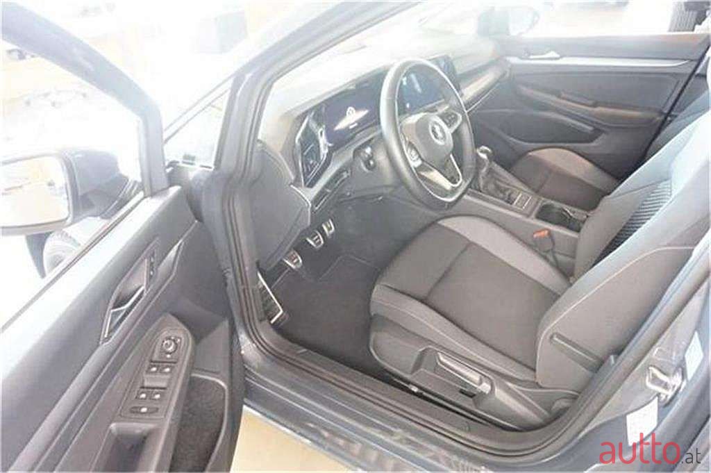 2021' Volkswagen Golf photo #5