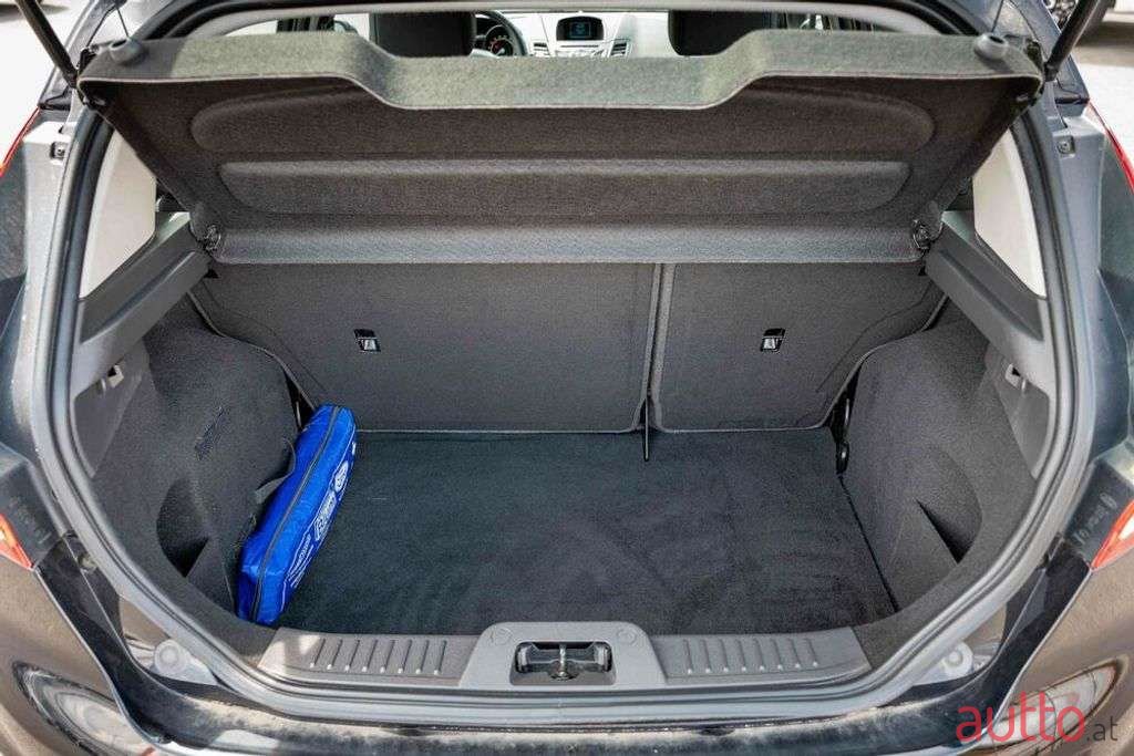 2015' Ford Fiesta photo #6