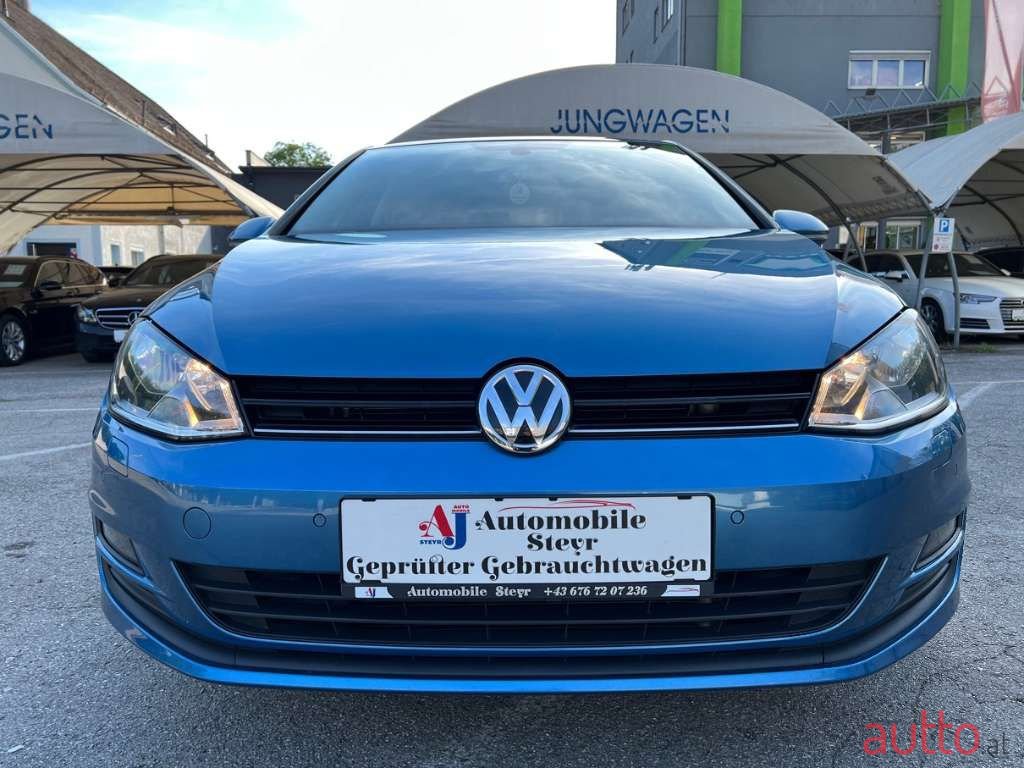 2015' Volkswagen Golf photo #2