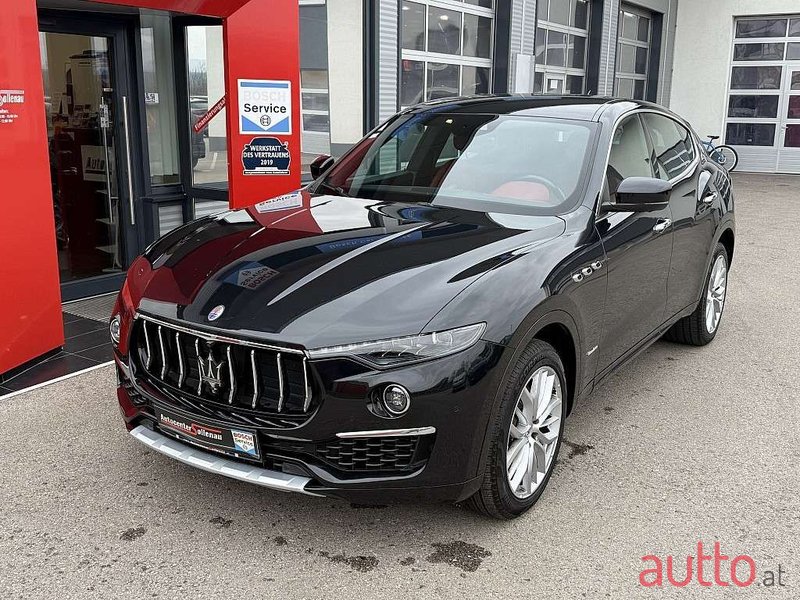 2020' Maserati Levante photo #2
