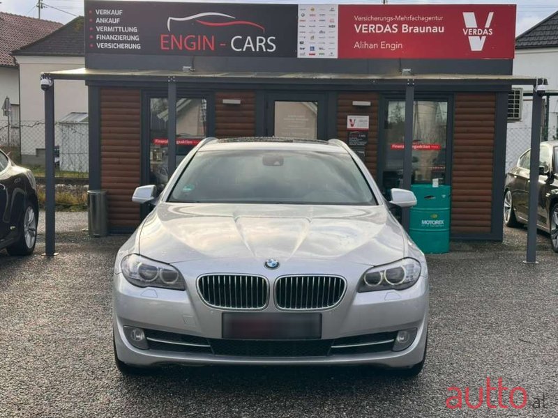 2011' BMW 5Er-Reihe photo #2