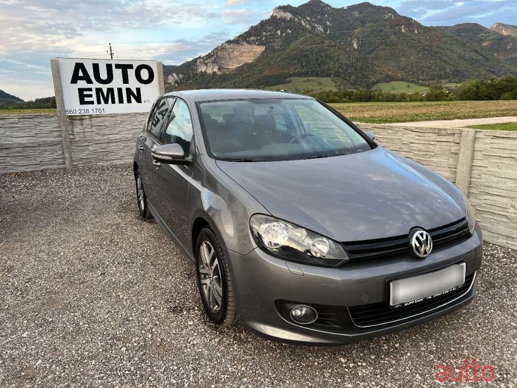 2010' Volkswagen Golf photo #1