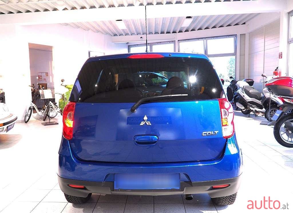 2009' Mitsubishi Colt photo #6