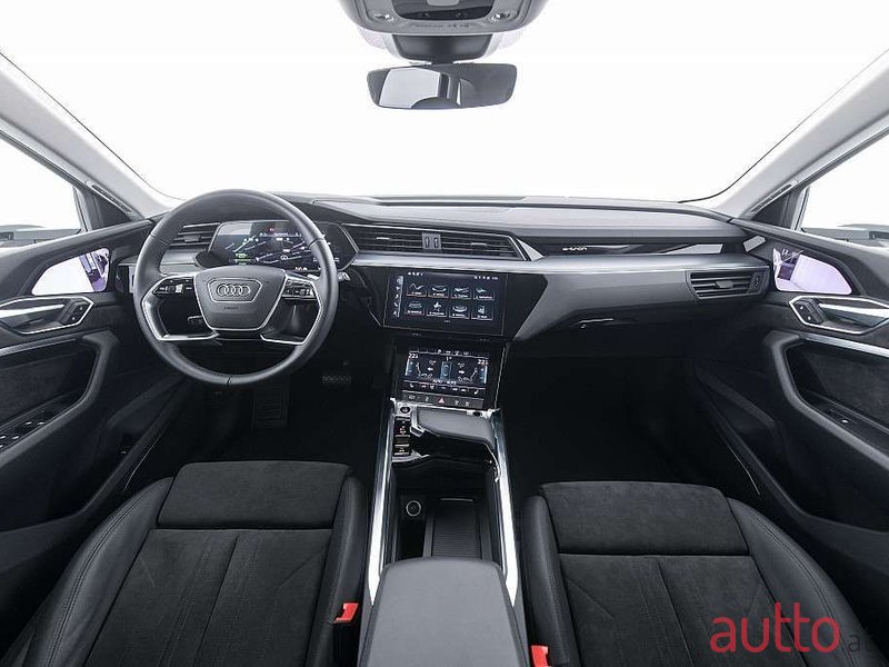2020' Audi E-Tron photo #3
