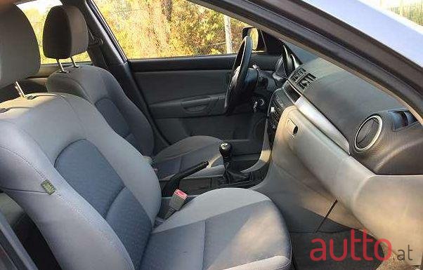 2005' Mazda Mazda3 photo #2