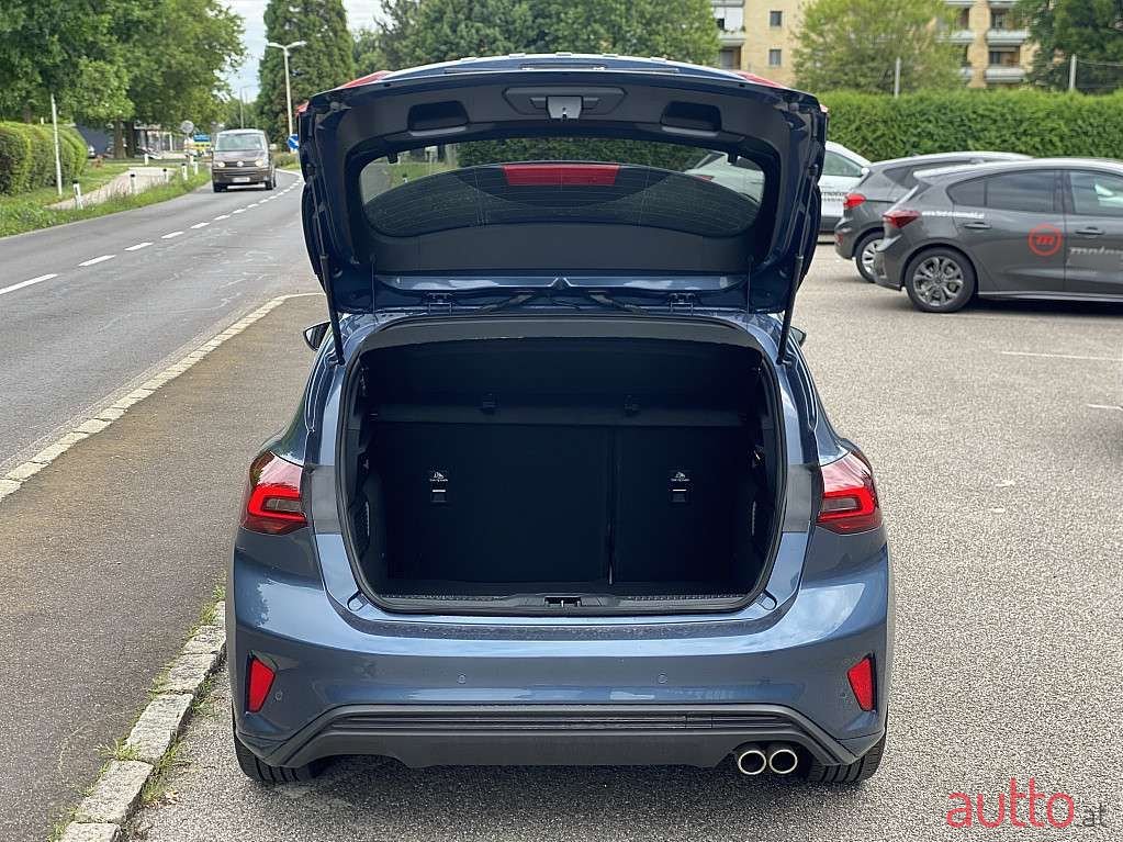 2023' Ford Focus photo #6