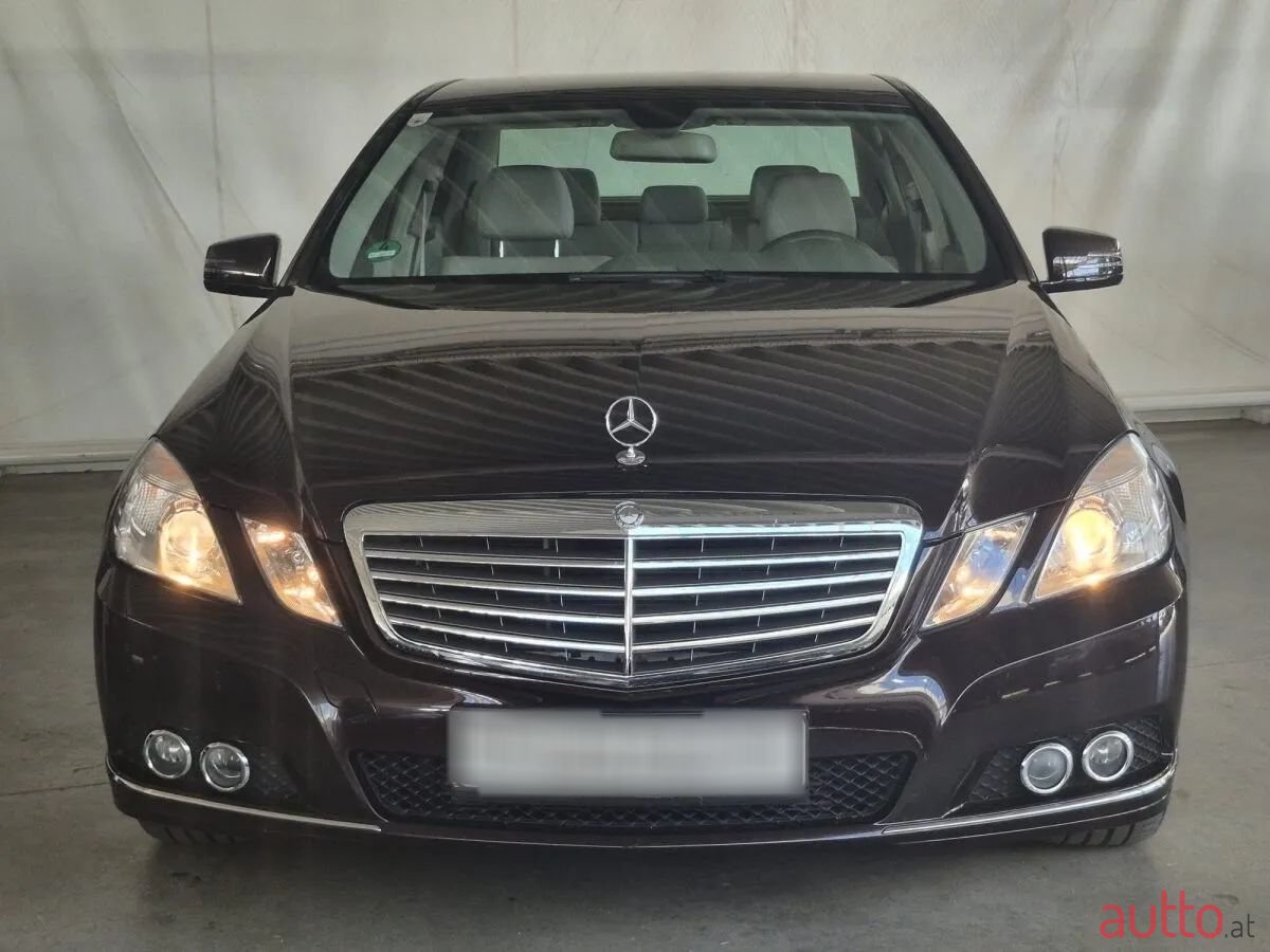 2009' Mercedes-Benz E-Klasse photo #3
